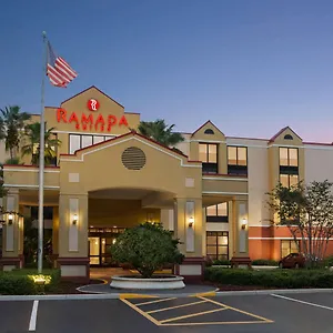 Ramada By Wyndham Airport- Free Airport Shuttle Otel